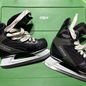 Kids Black Ice Skates